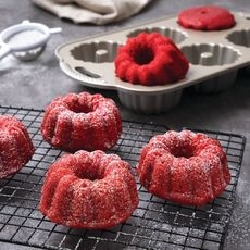 Mini Red Velvet Bundt Cake, 3 Ounce